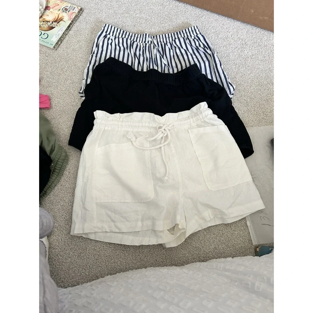 3 Pair Of Universal threads Women's Shorts Size Medium